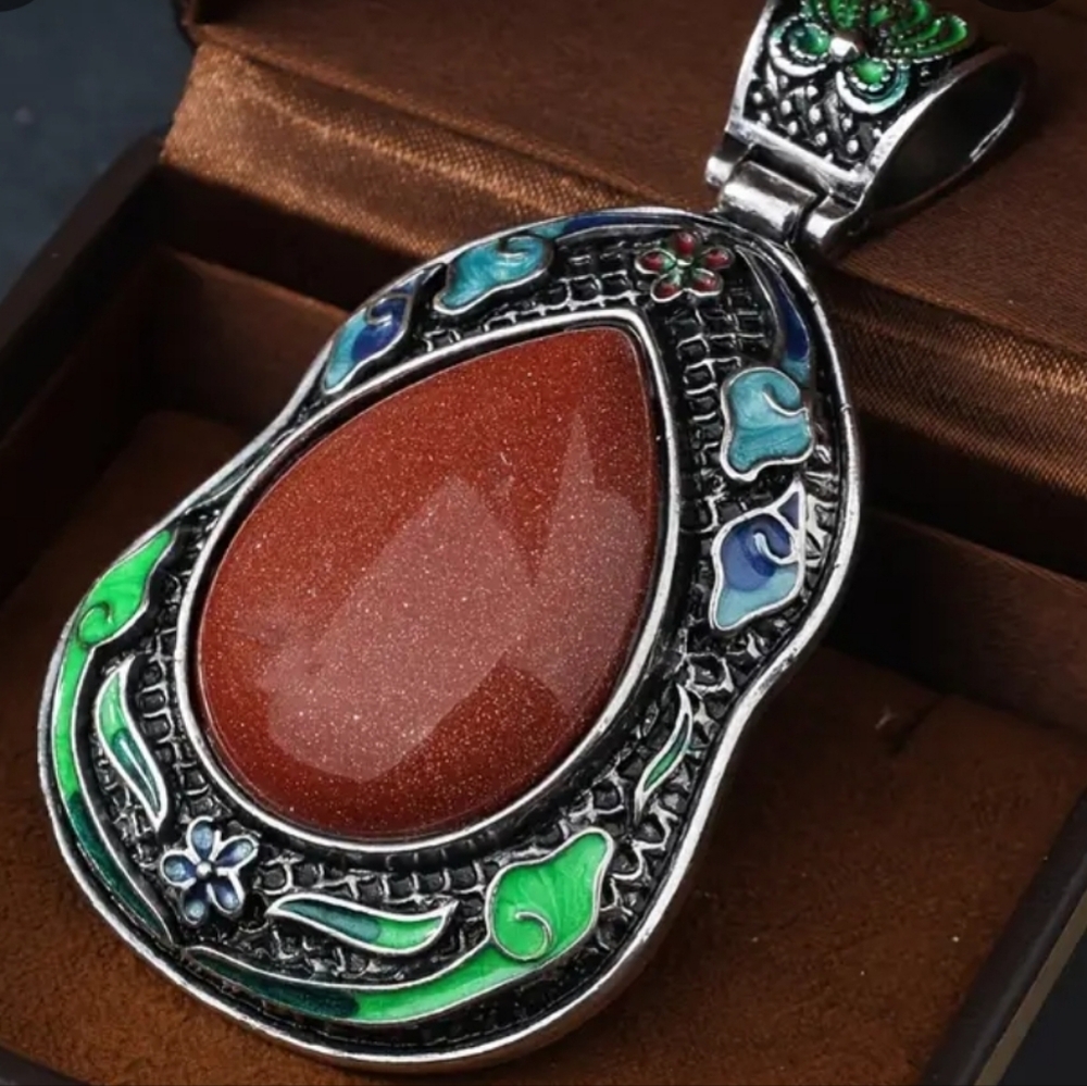 Gorgeous Pear-Shaped Necklace W/ Leather Cord (B)